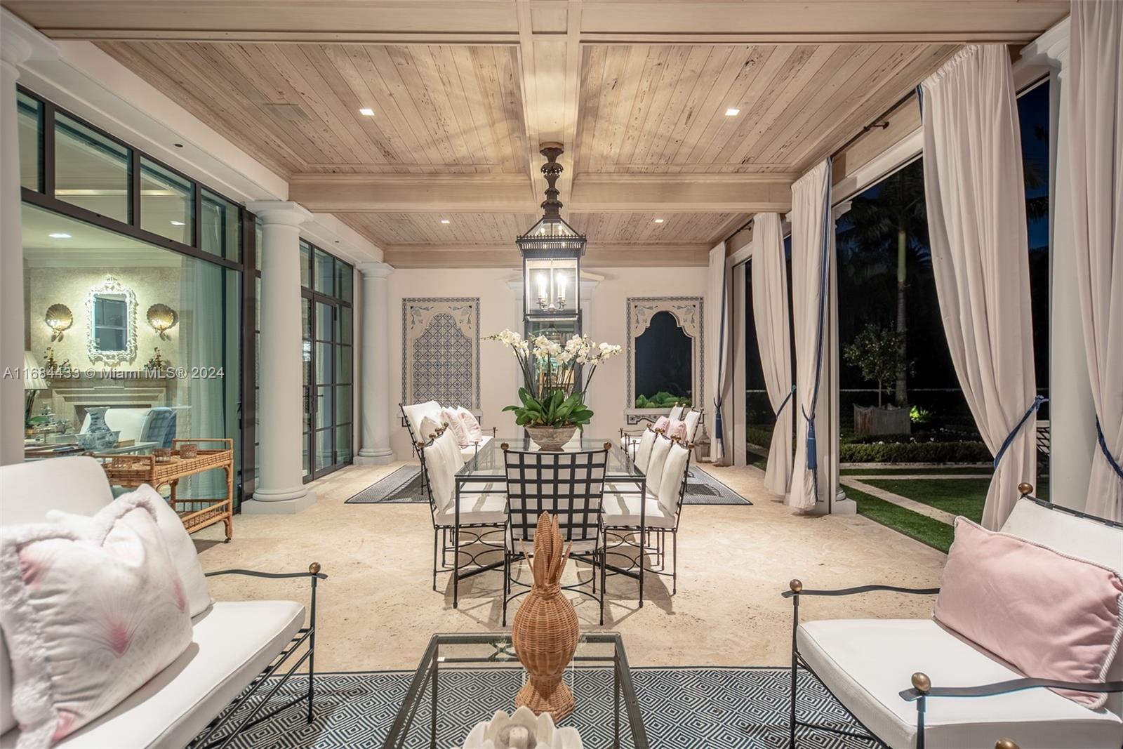 JUPITER ISLAND - Residential