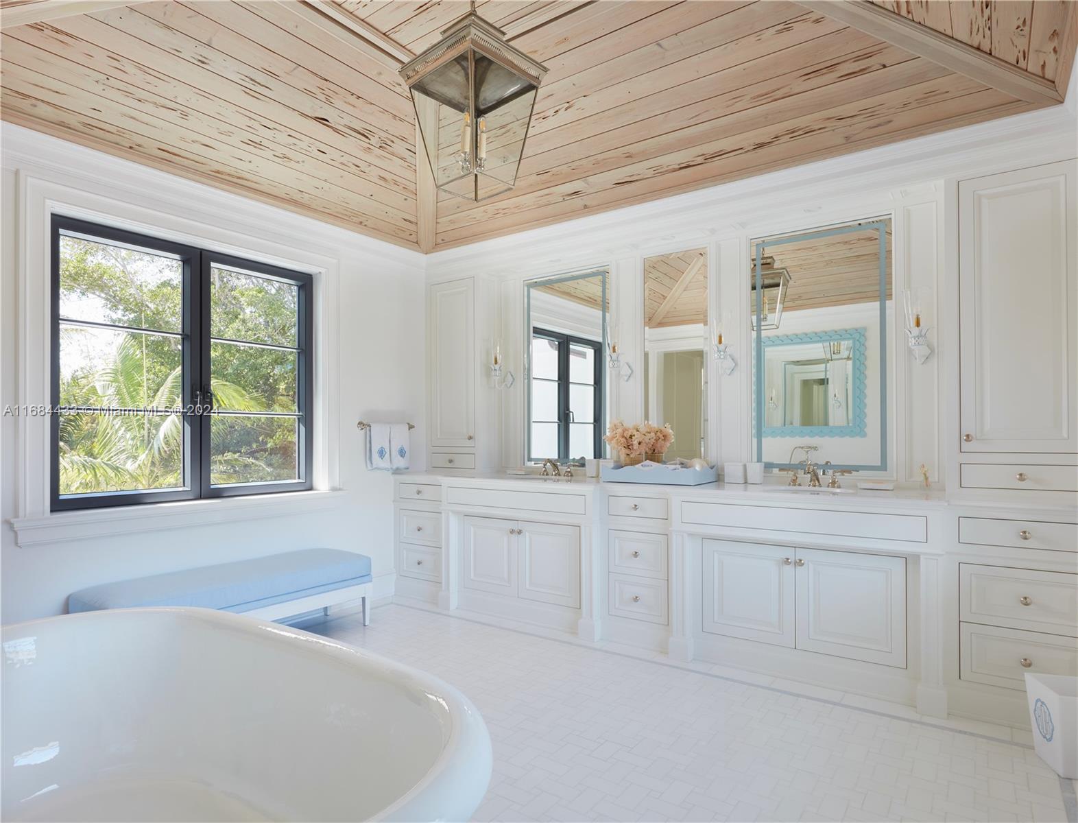 JUPITER ISLAND - Residential