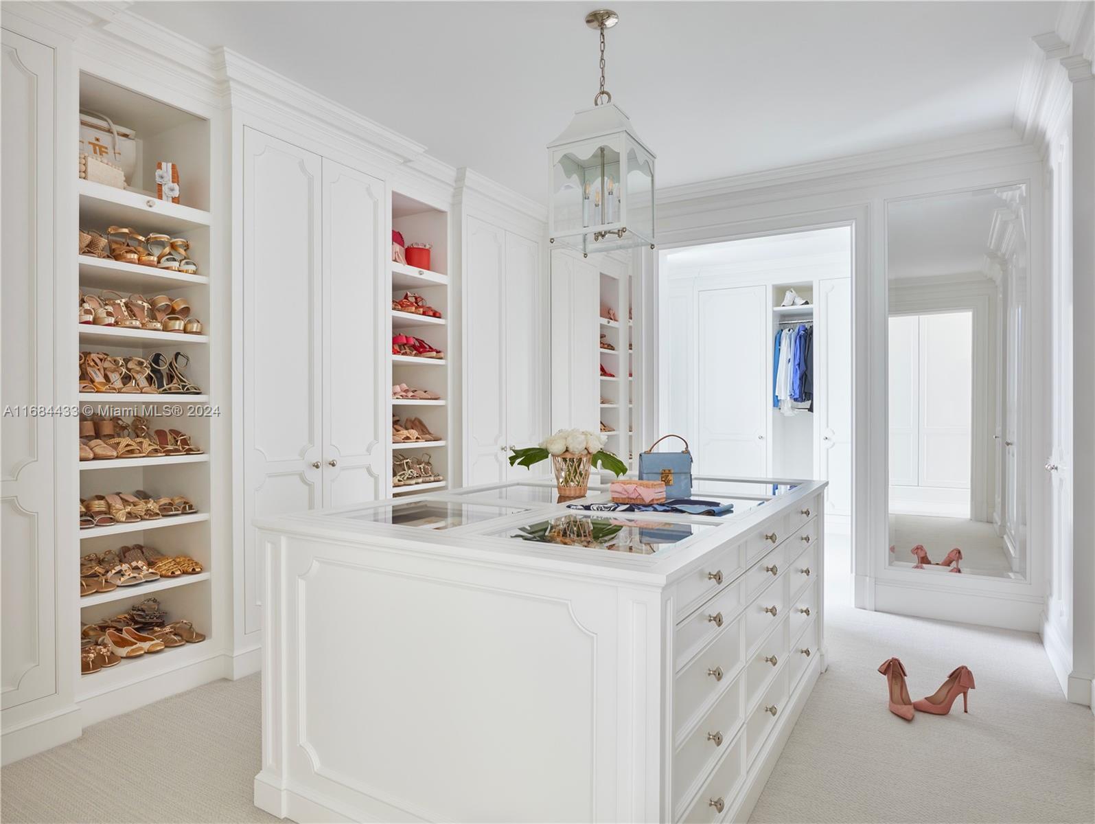 JUPITER ISLAND - Residential