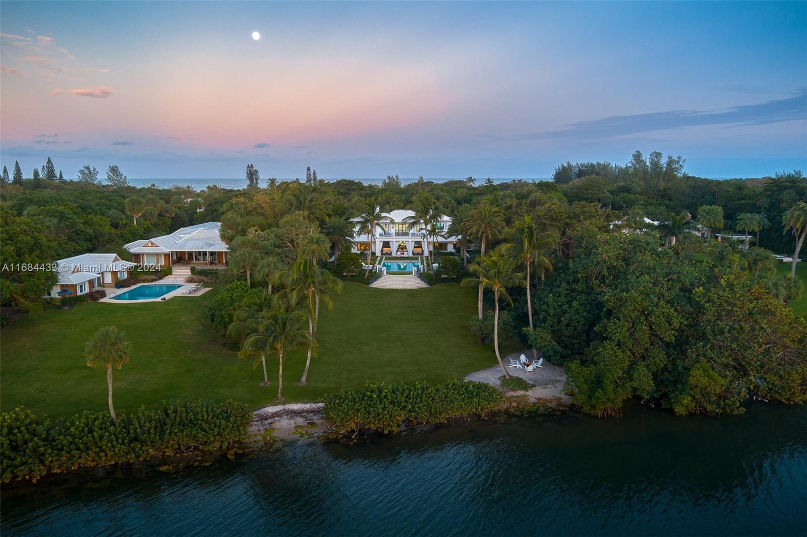 Property for Sale at 320 S Beach Rd, Jupiter Island, Palm Beach County, Florida - Bedrooms: 8 
Bathrooms: 11  - $39,900,000