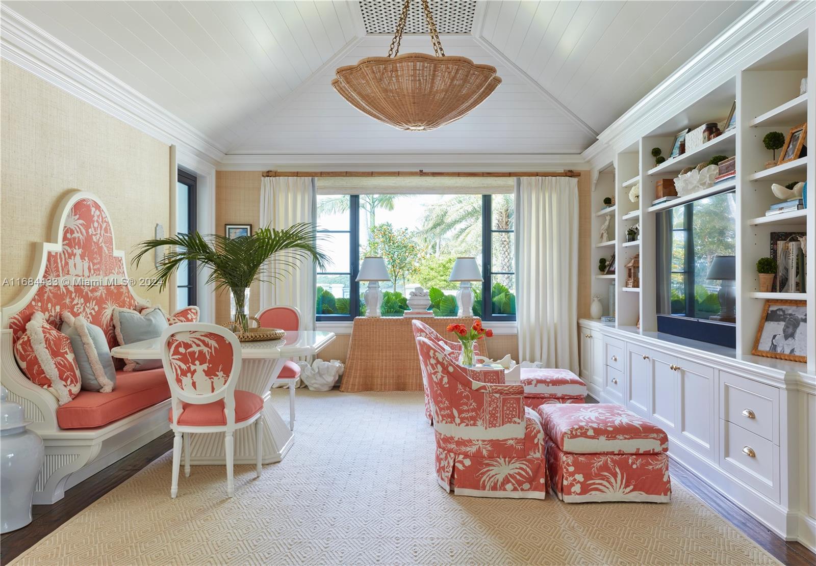 JUPITER ISLAND - Residential