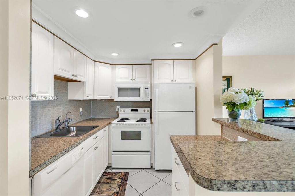 Photo of 391 Grantham F #391, Deerfield Beach, FL 33442 (MLS # A11952071)