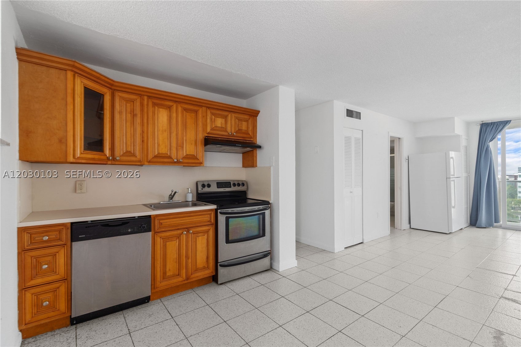 1750 James Ave 9C