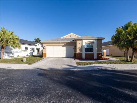 200 W Riverbend Dr Sunrise FL 33326