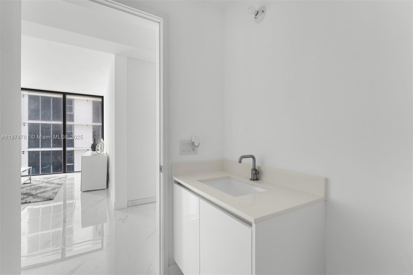 BAY BREEZE - Residential