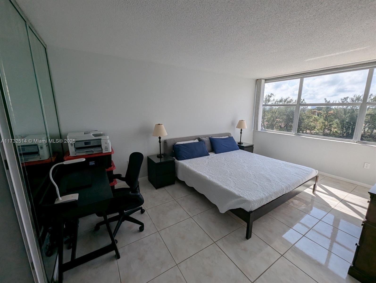 WILSHIRE CONDO - Residential