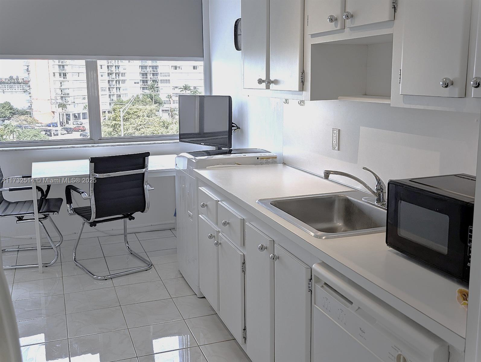WILSHIRE CONDO - Residential