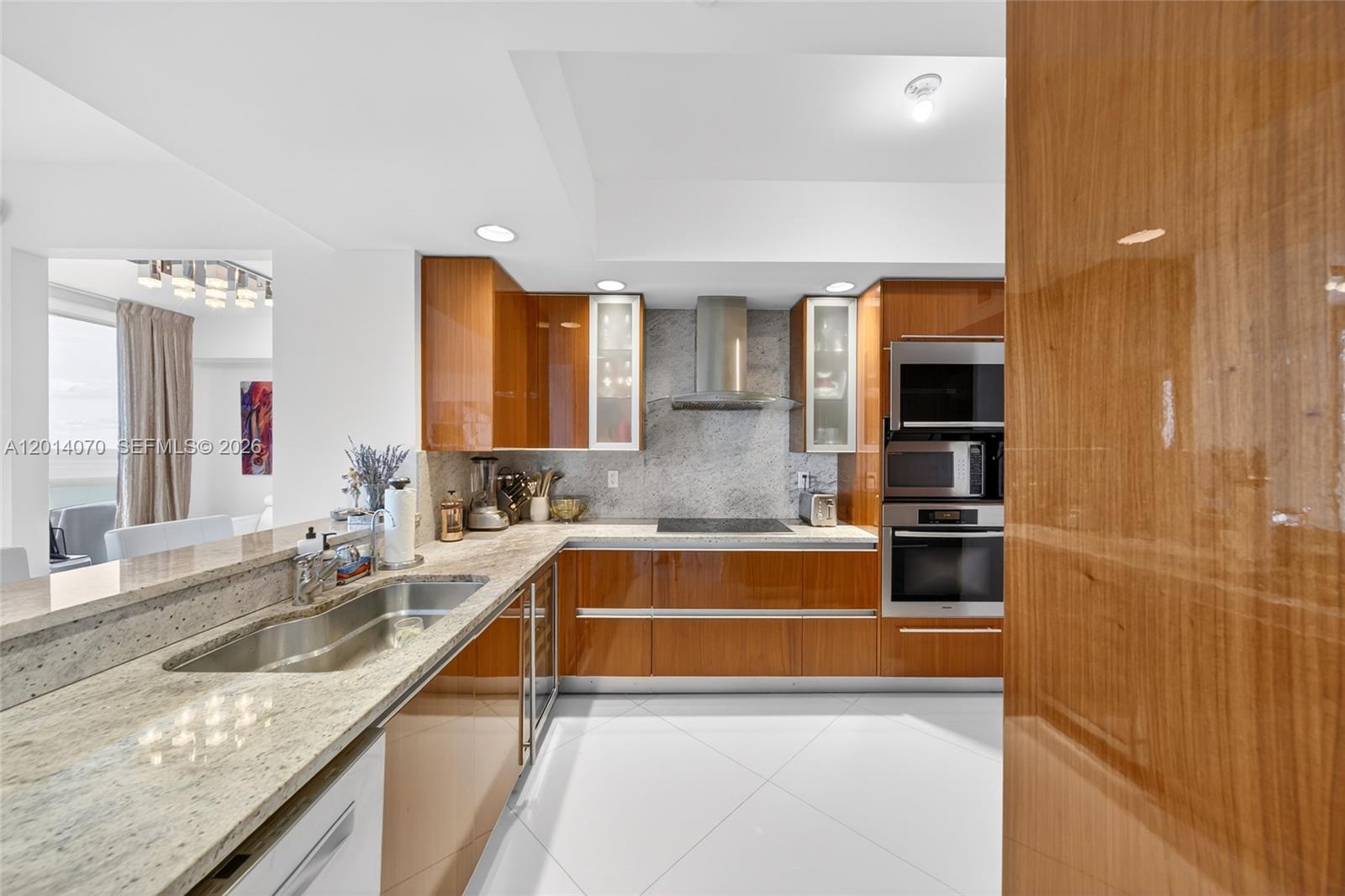 2711 HOLLYWOOD BEACH COND - Residential