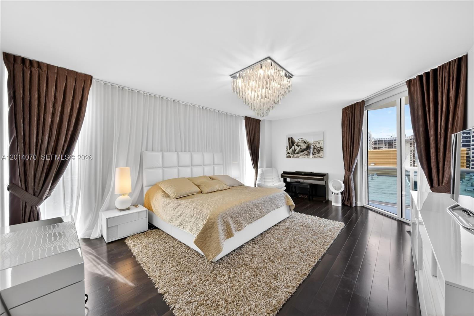 2711 HOLLYWOOD BEACH COND - Residential