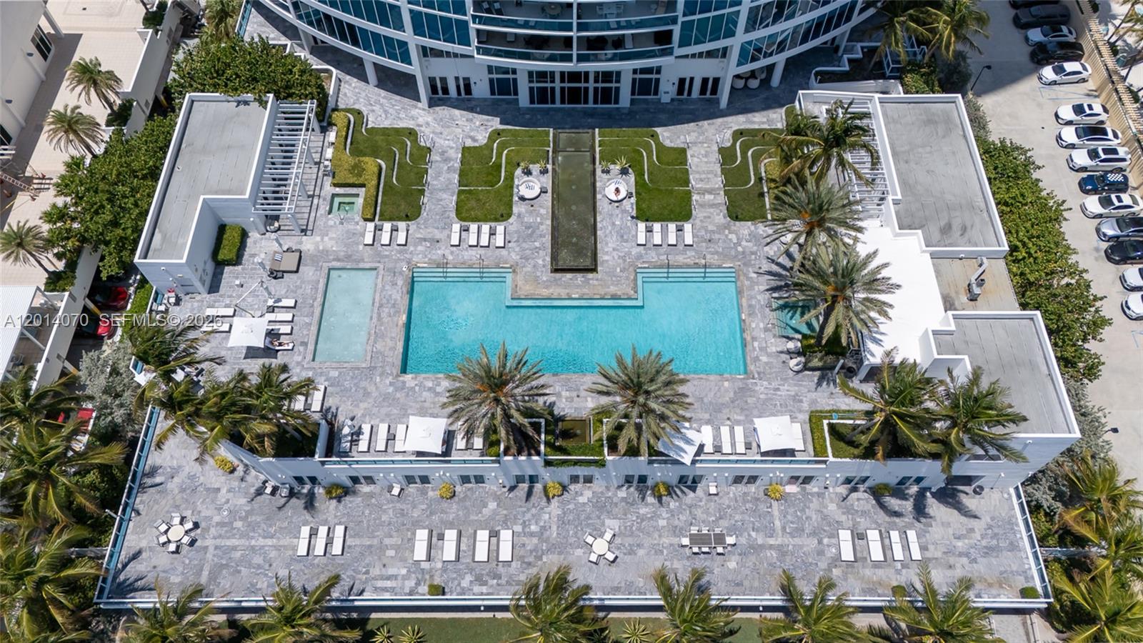 2711 HOLLYWOOD BEACH COND - Residential