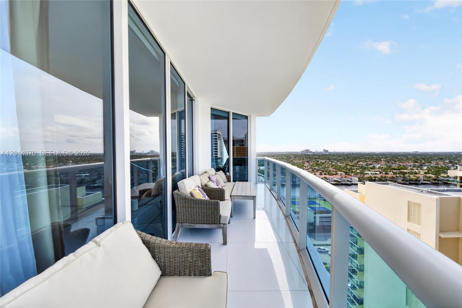 2711 HOLLYWOOD BEACH COND - Residential