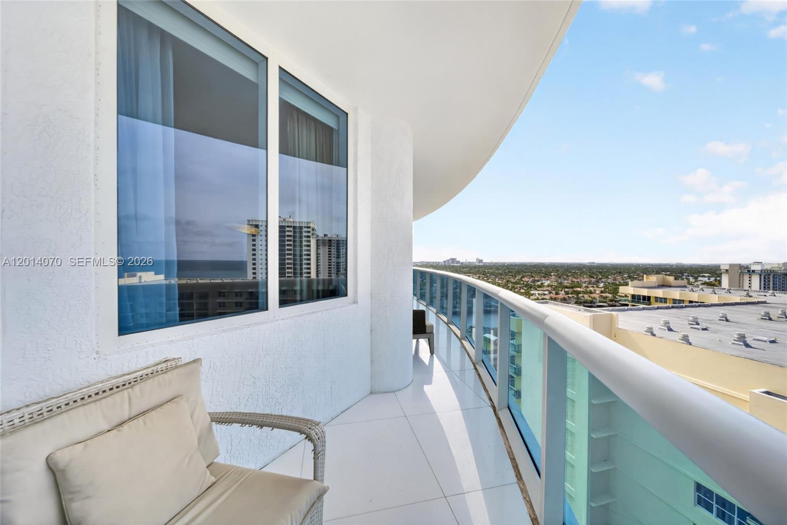 2711 HOLLYWOOD BEACH COND - Residential