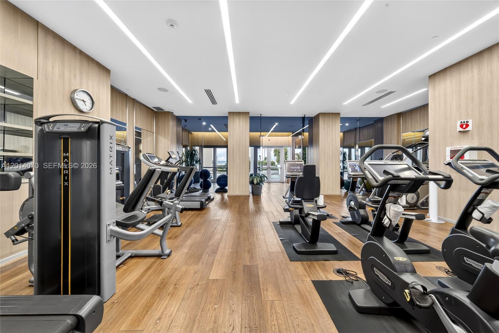 2711 HOLLYWOOD BEACH COND - Residential