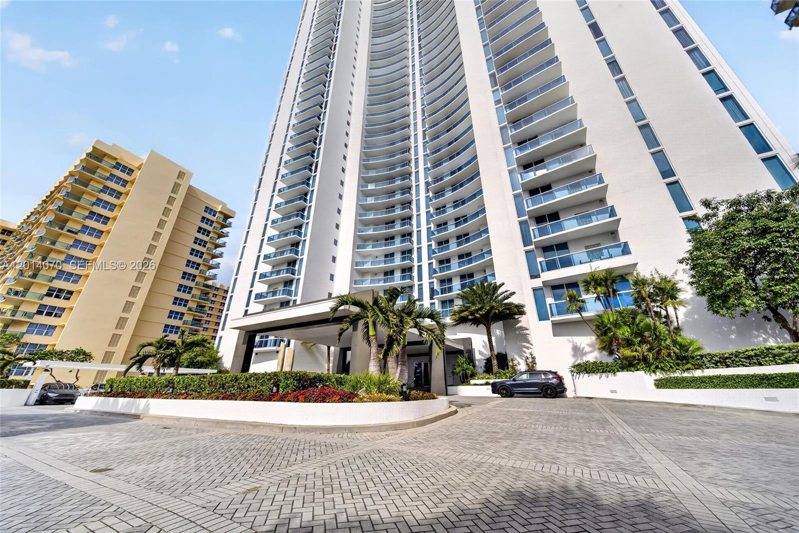 2711 HOLLYWOOD BEACH COND - Residential