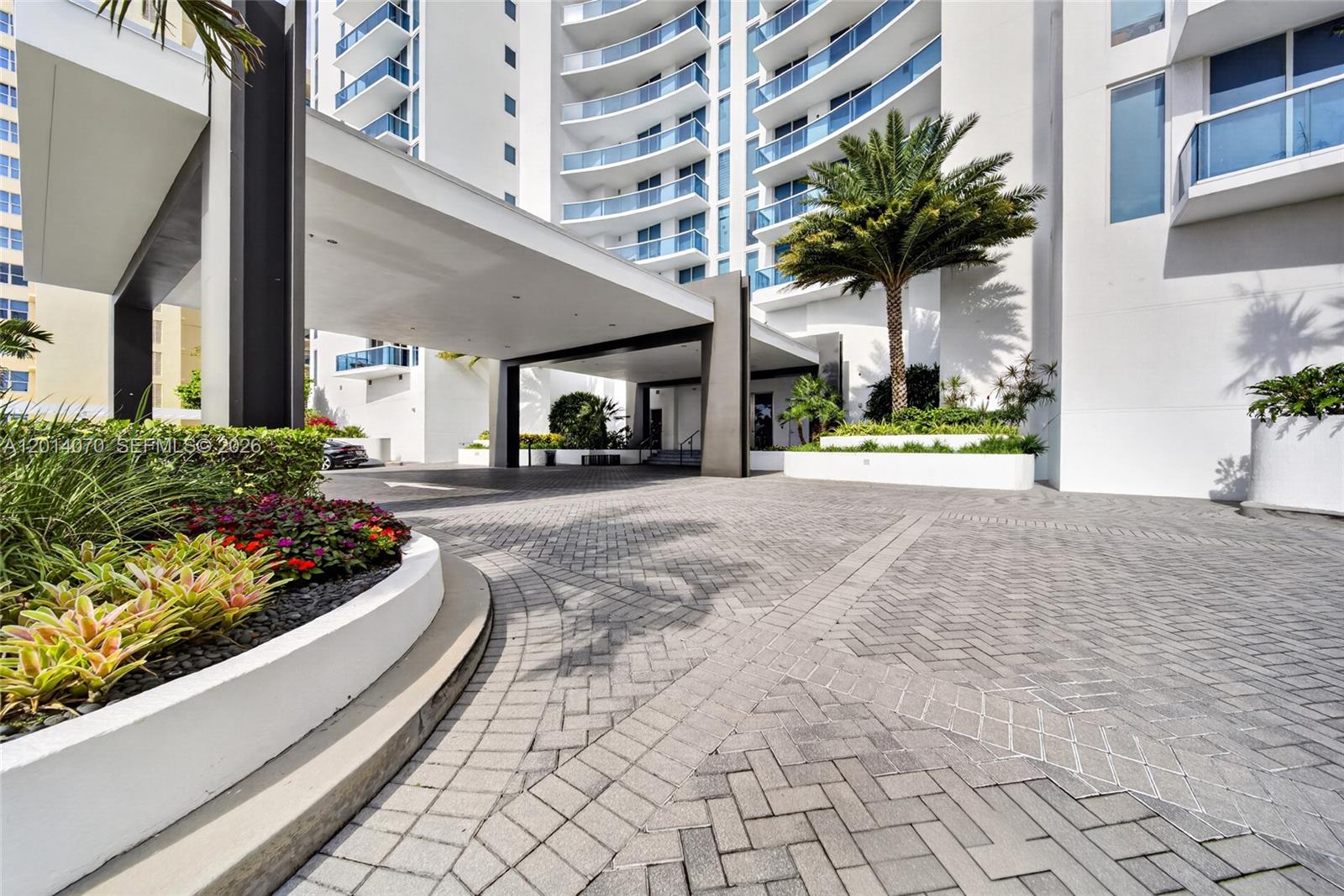 2711 HOLLYWOOD BEACH COND - Residential