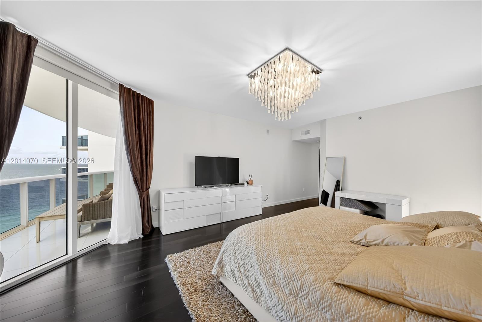 2711 HOLLYWOOD BEACH COND - Residential