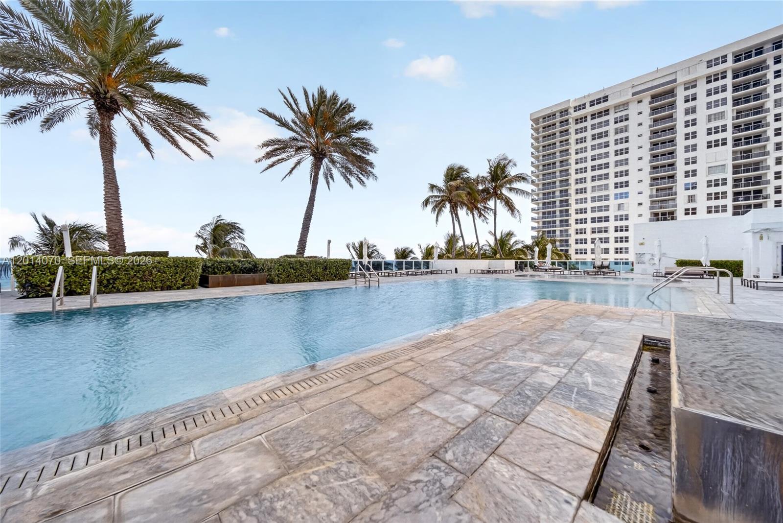 2711 HOLLYWOOD BEACH COND - Residential