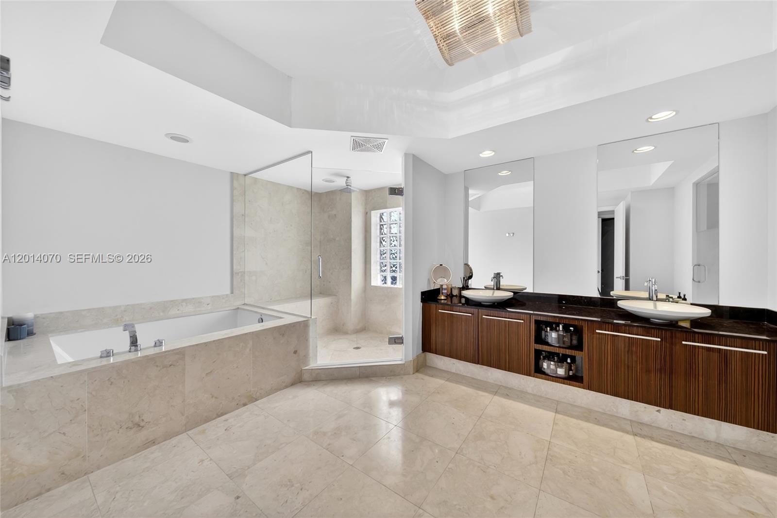 2711 HOLLYWOOD BEACH COND - Residential