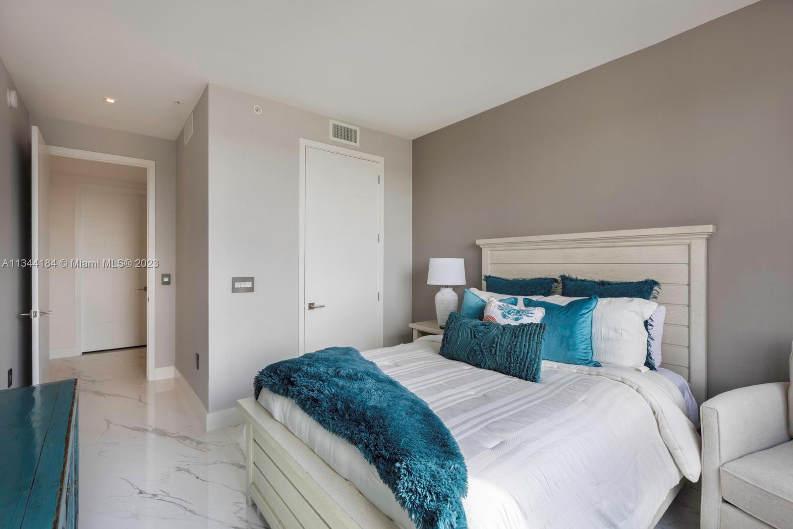 MERRICK MANOR CONDO - Residential