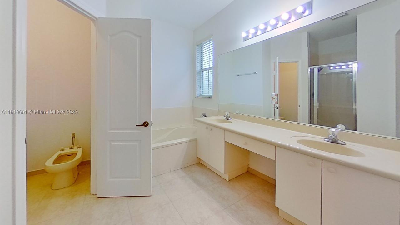 DORAL ISLES NORTH SEC ONE - Residential Lease