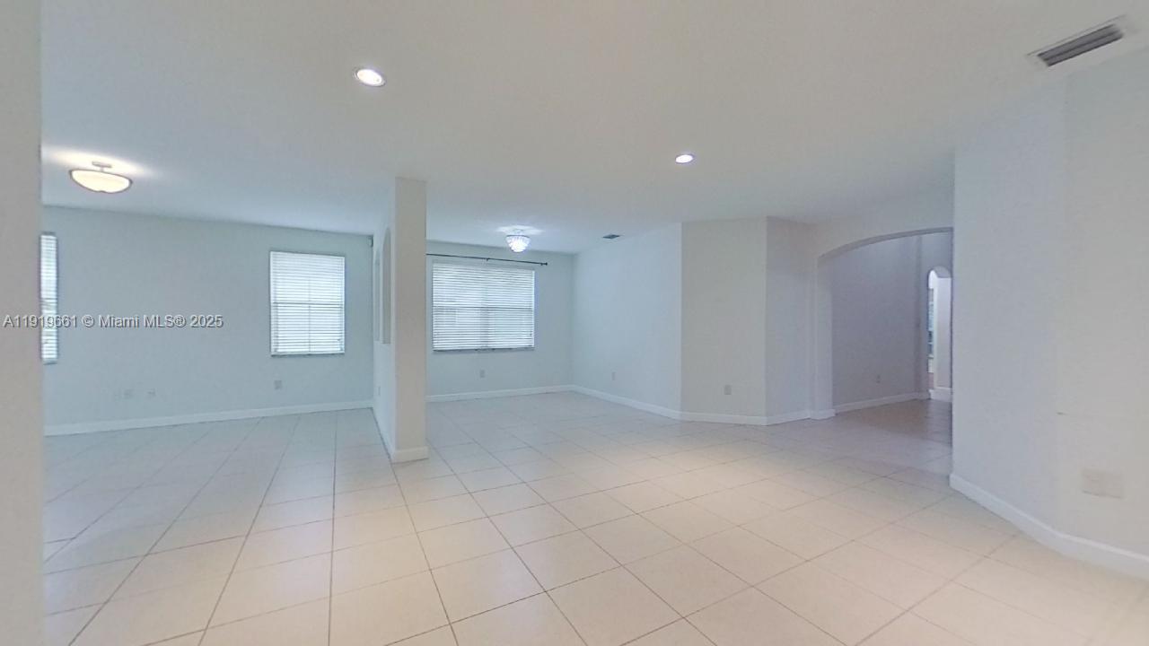 DORAL ISLES NORTH SEC ONE - Residential Lease