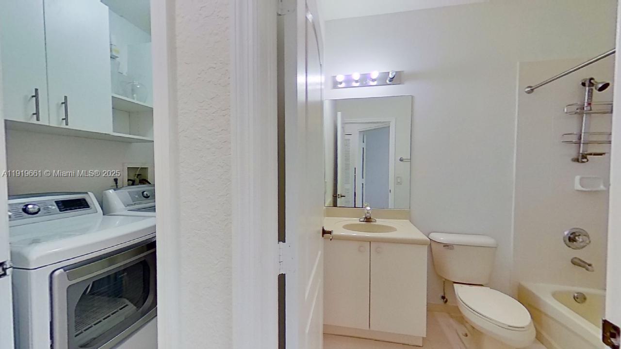 DORAL ISLES NORTH SEC ONE - Residential Lease