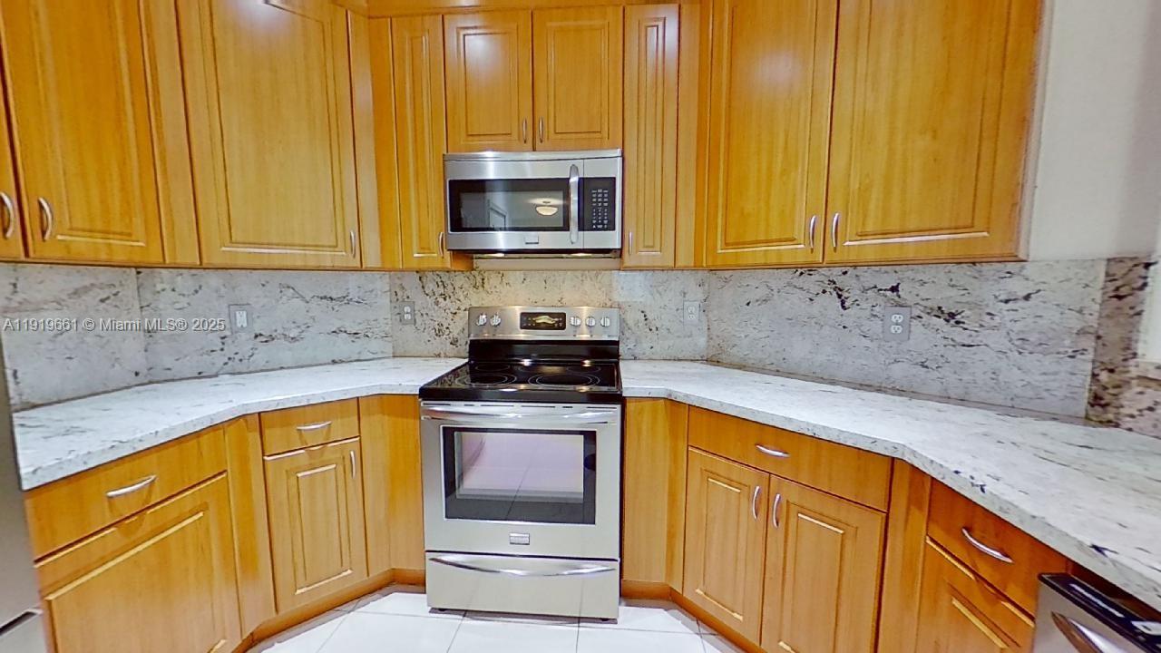 DORAL ISLES NORTH SEC ONE - Residential Lease