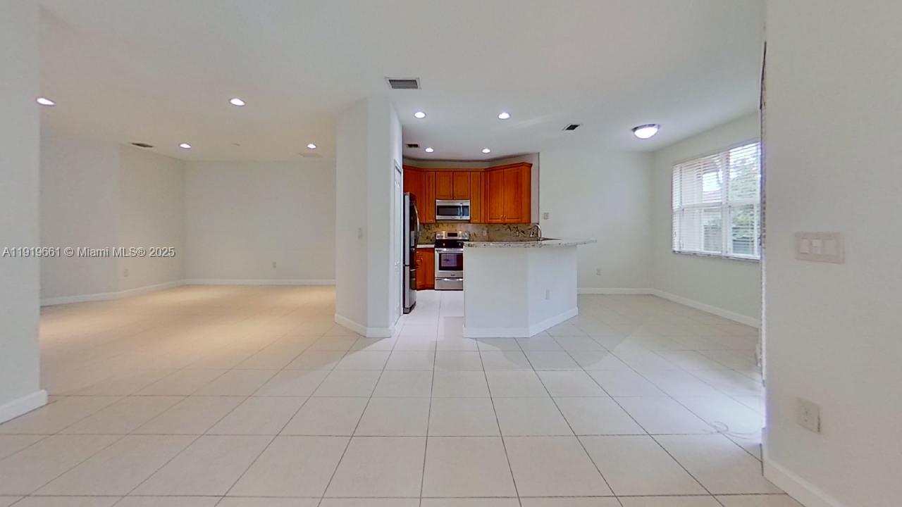 DORAL ISLES NORTH SEC ONE - Residential Lease