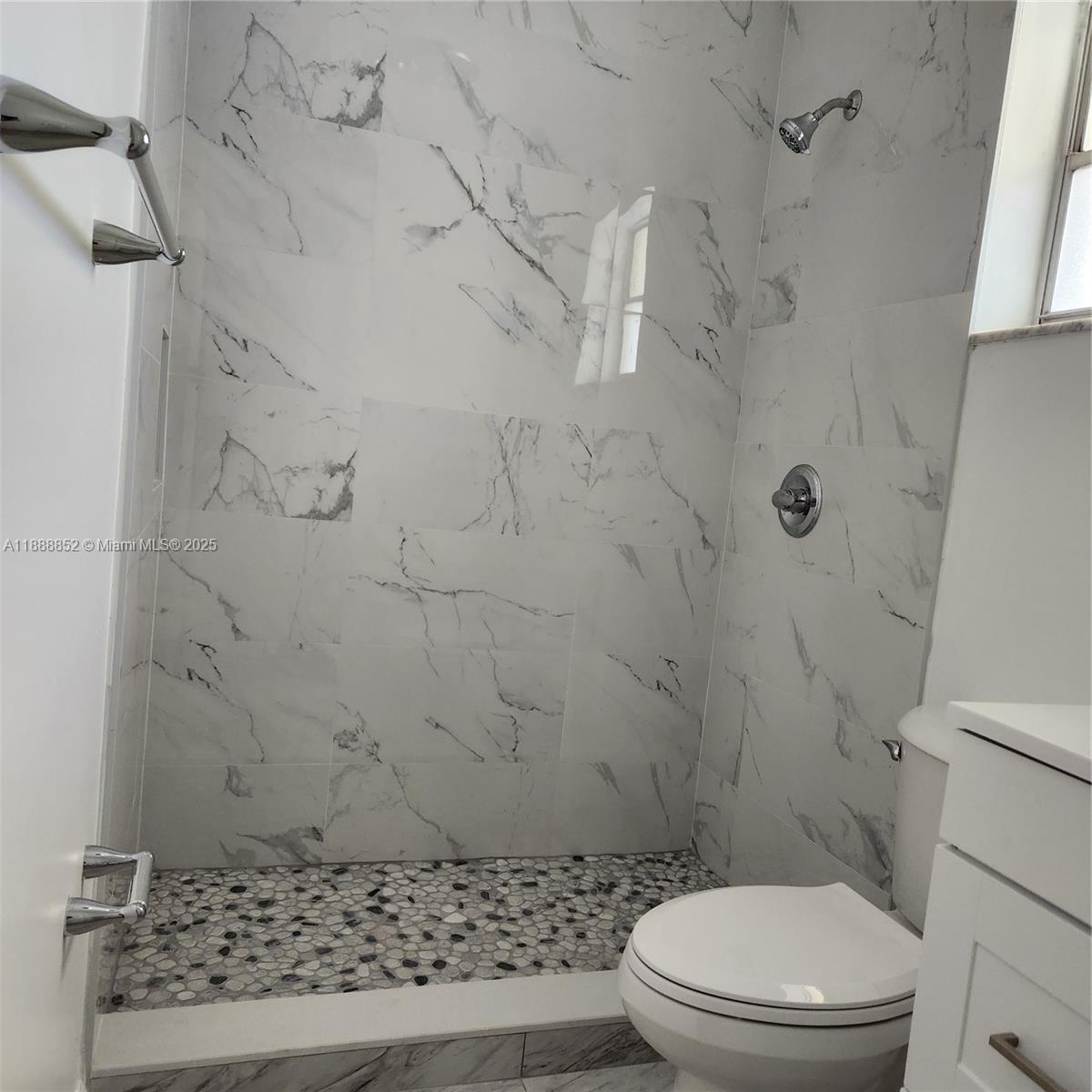 HOLLYWOOD HILLS WEST COND - Residential Lease