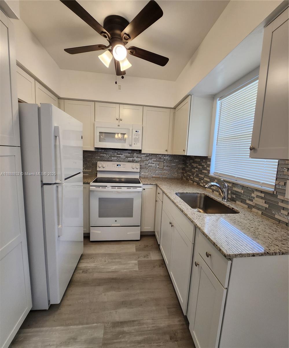 HOLLYWOOD HILLS WEST COND - Residential Lease