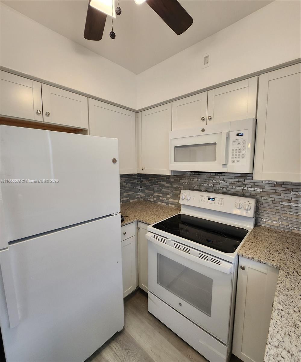 HOLLYWOOD HILLS WEST COND - Residential Lease