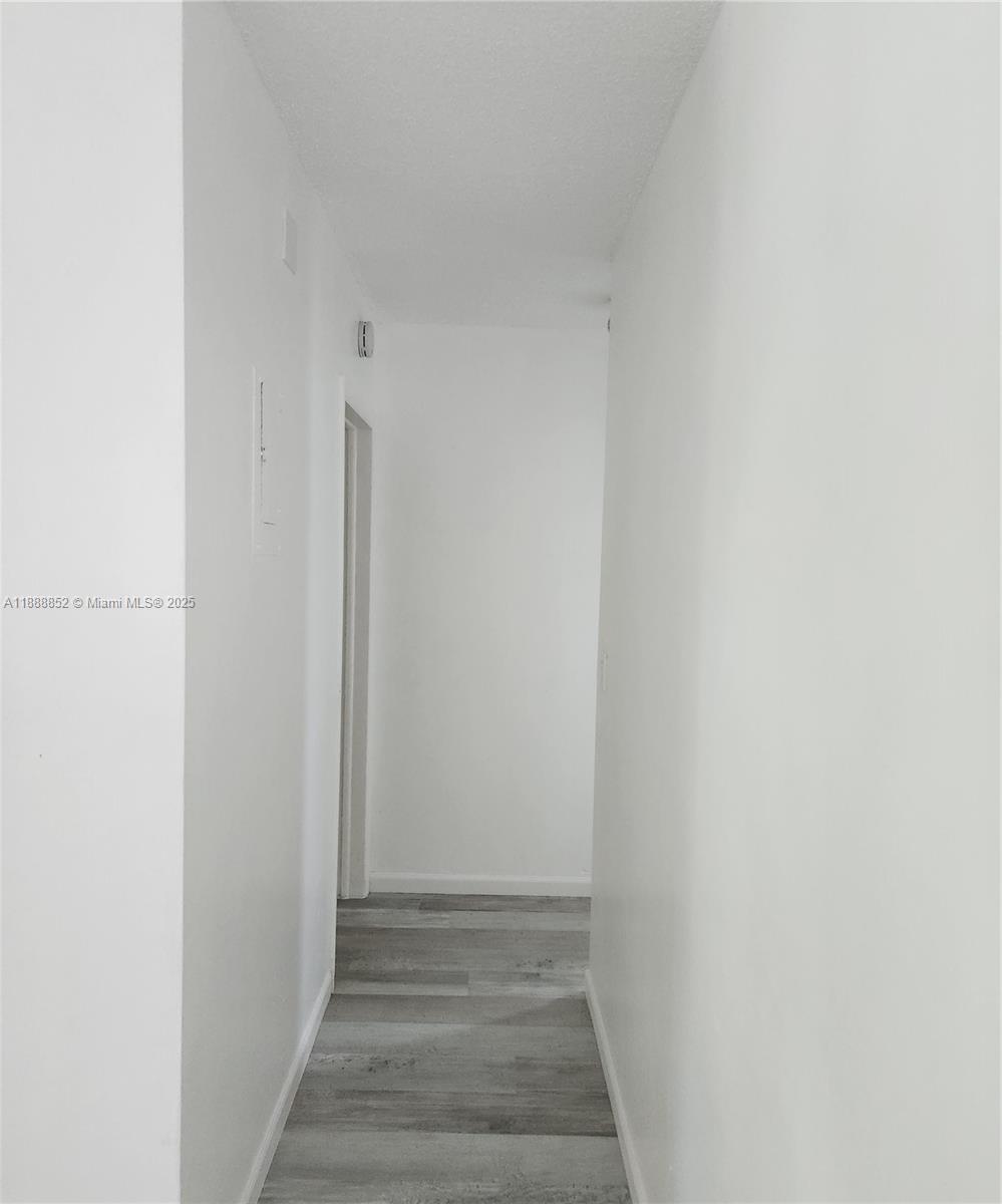 HOLLYWOOD HILLS WEST COND - Residential Lease