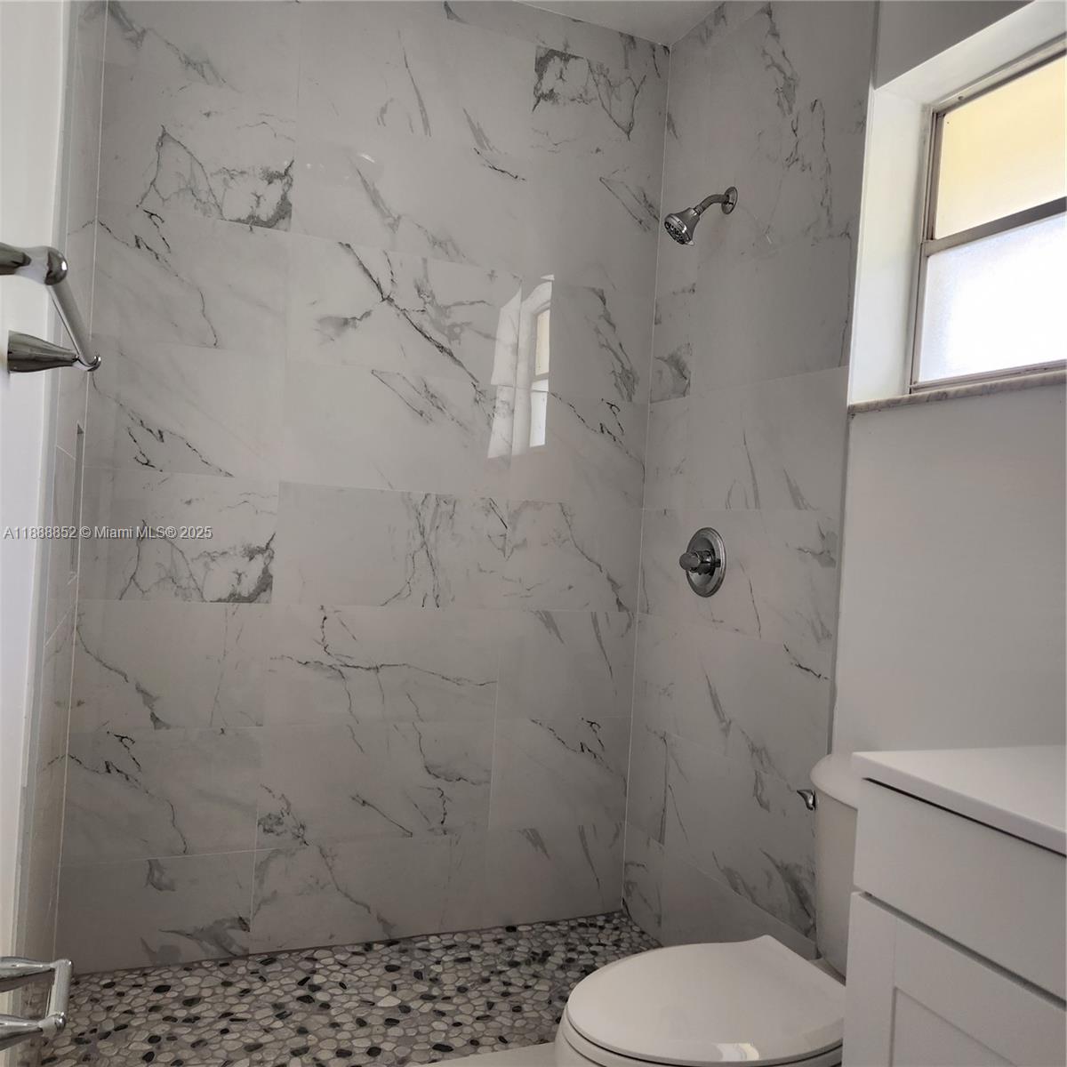HOLLYWOOD HILLS WEST COND - Residential Lease