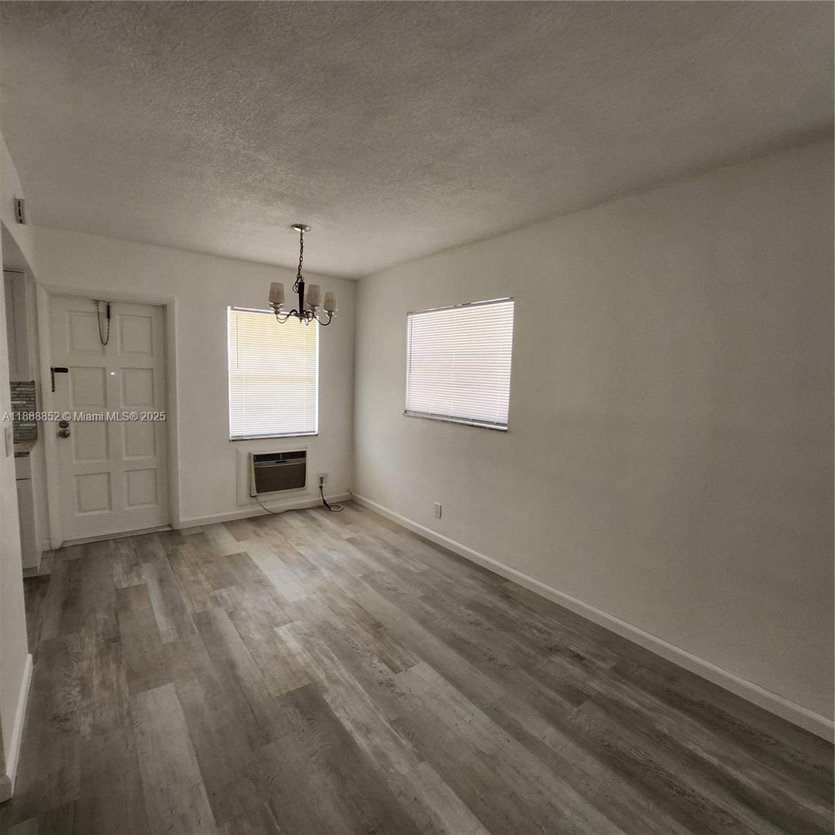HOLLYWOOD HILLS WEST COND - Residential Lease