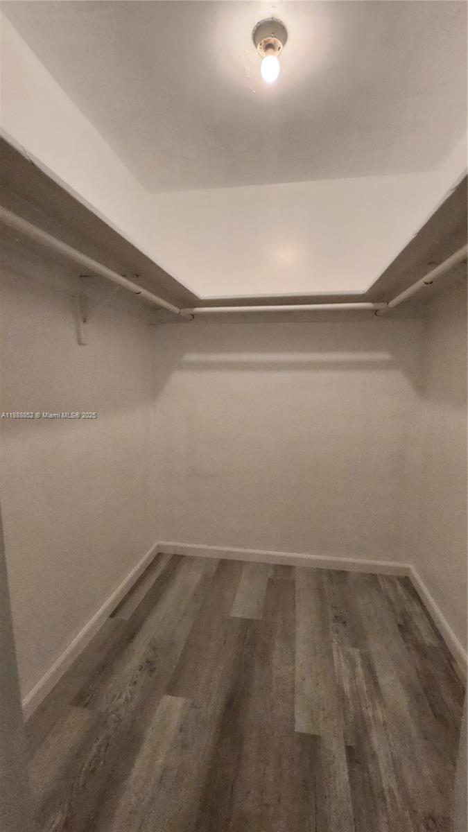 HOLLYWOOD HILLS WEST COND - Residential Lease