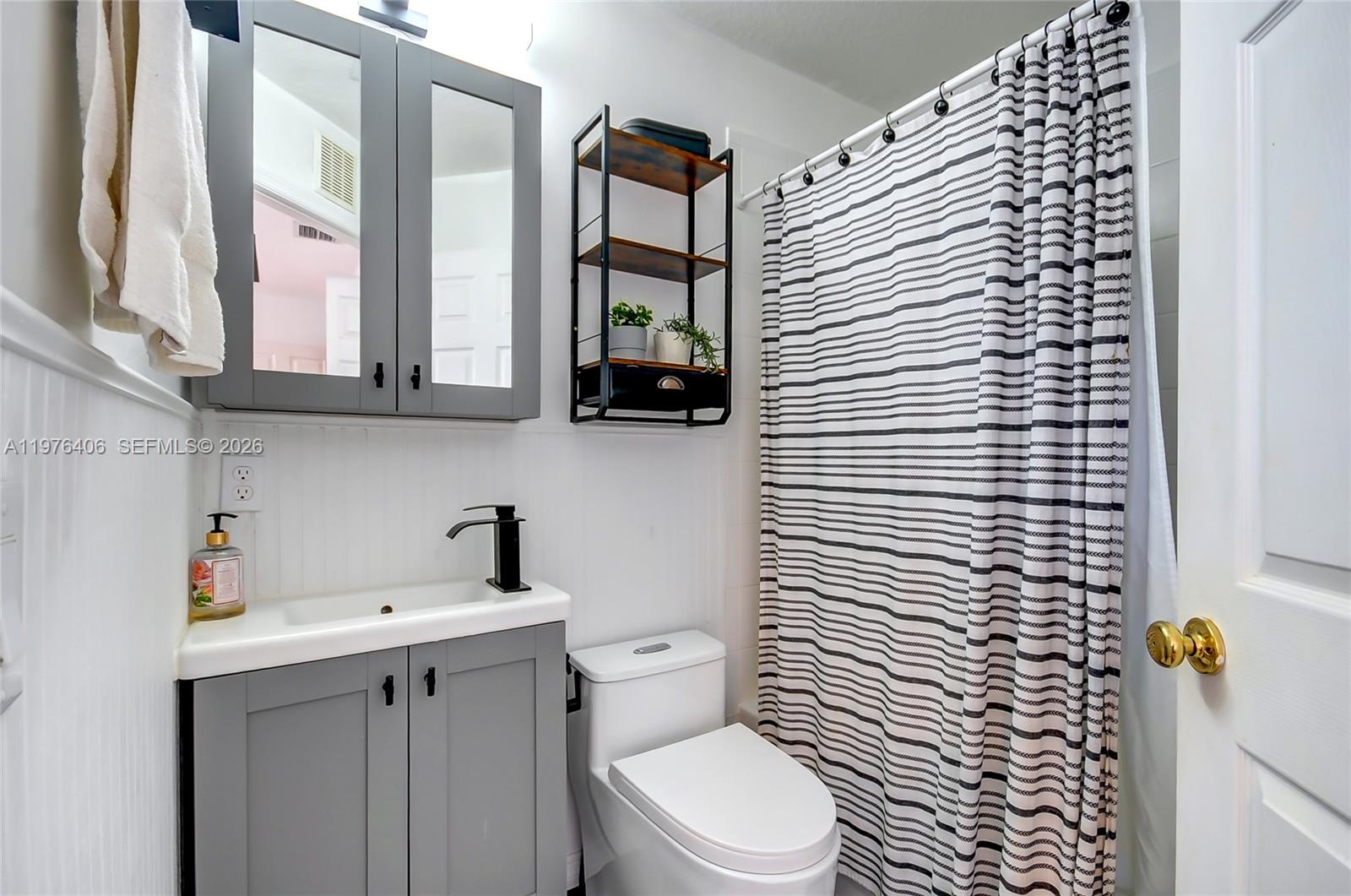 LAS BRISAS AT DORAL CONDO - Residential