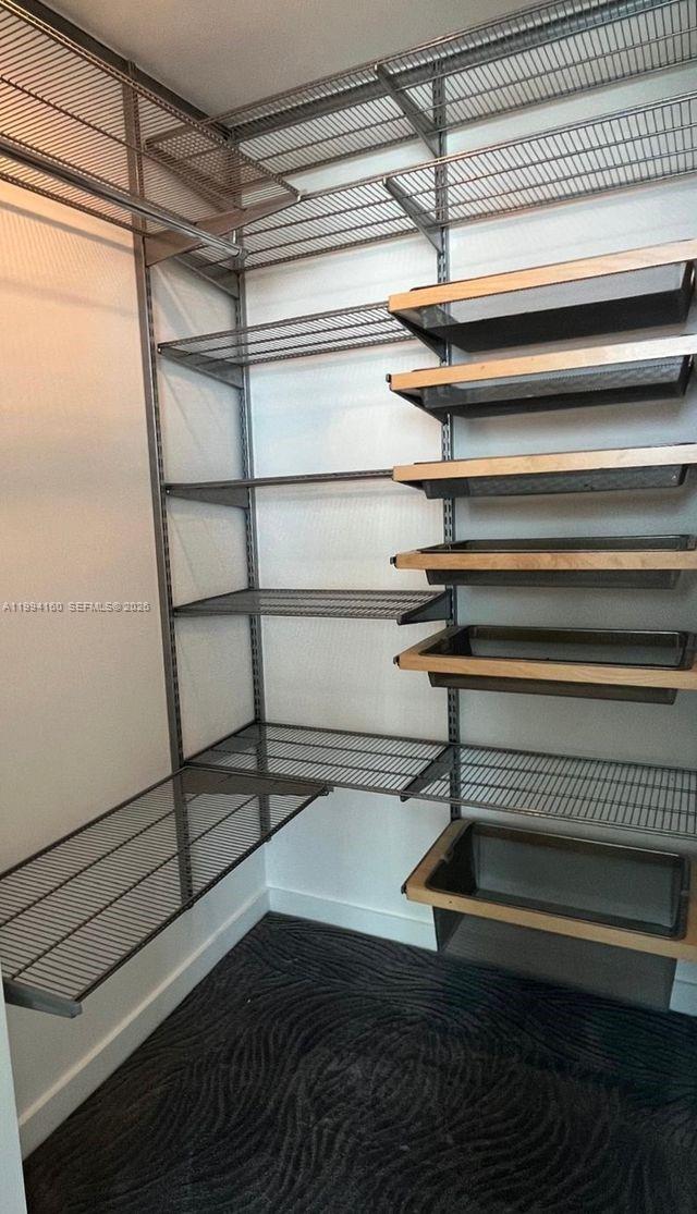 MET 1 CONDO - Residential