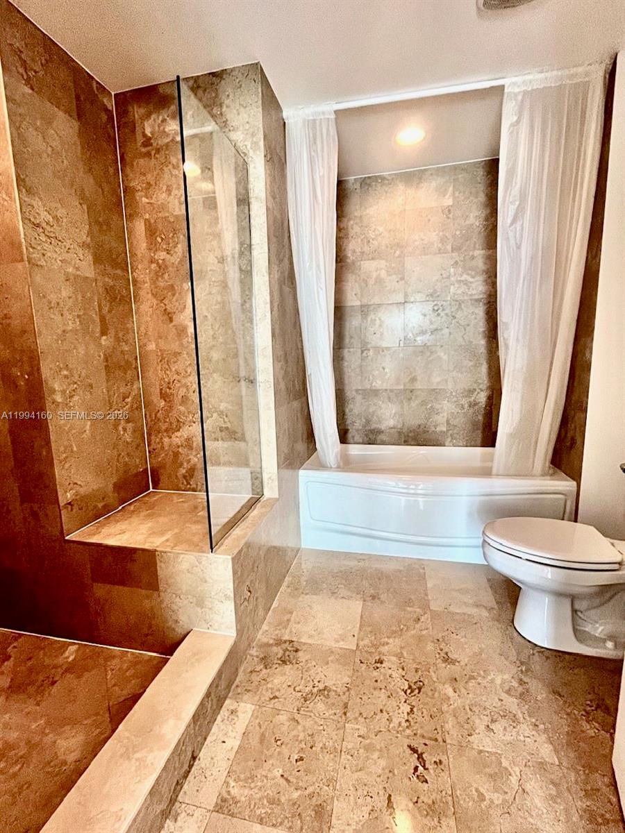 MET 1 CONDO - Residential