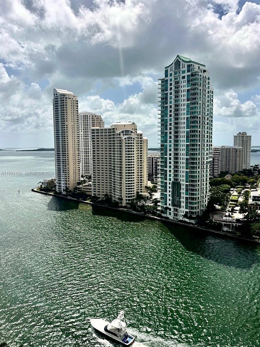 MET 1 CONDO - Residential