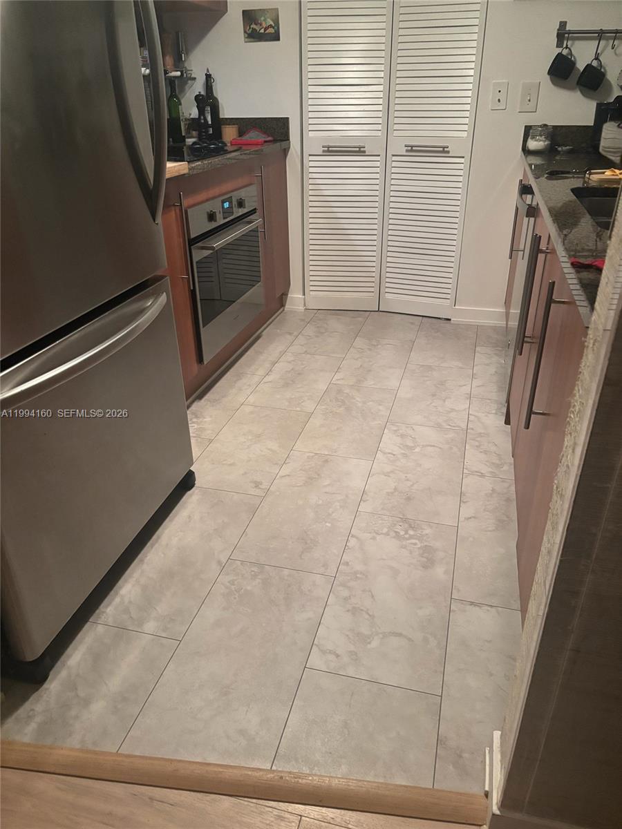 300 S Biscayne Blvd T-2012