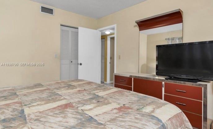 MEADOWBROOK LAKES CONDO - Residential