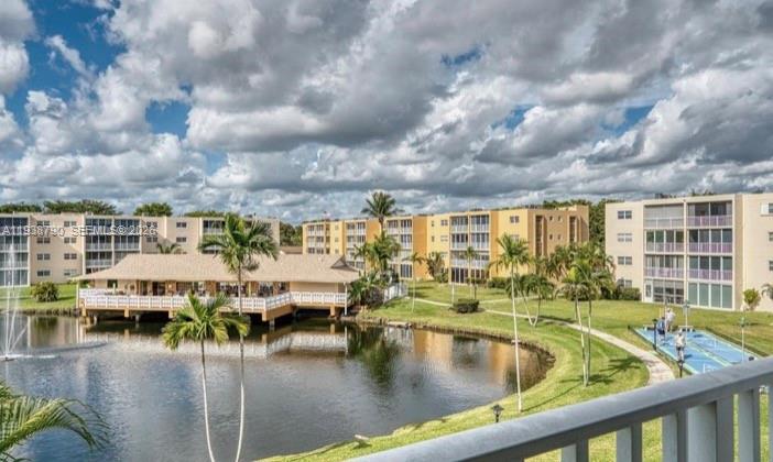 MEADOWBROOK LAKES CONDO - Residential