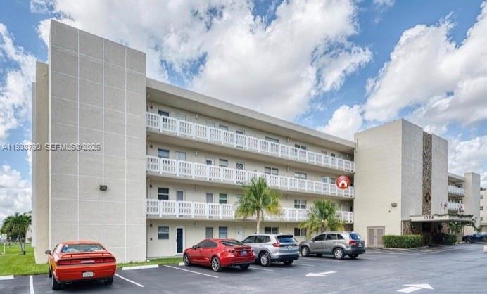 MEADOWBROOK LAKES CONDO - Residential