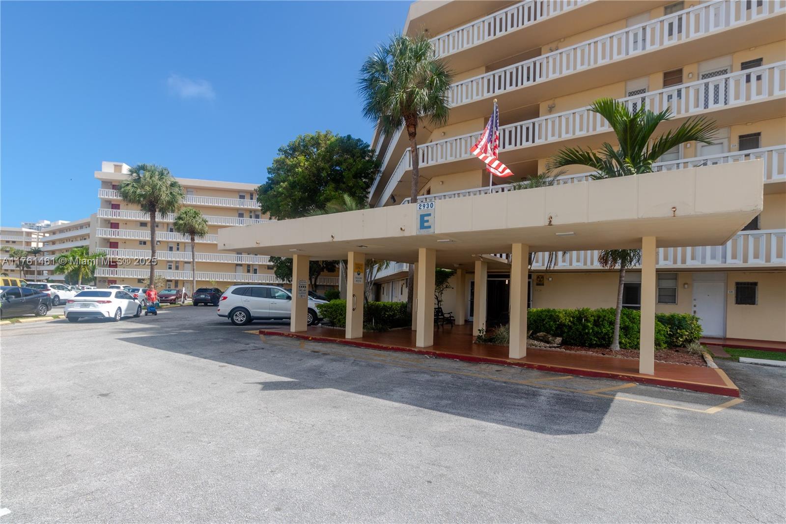 Rental Property at 2930 Point East Dr E107, Aventura, Miami-Dade County, Florida - Bedrooms: 1 
Bathrooms: 1  - $1,550 MO.