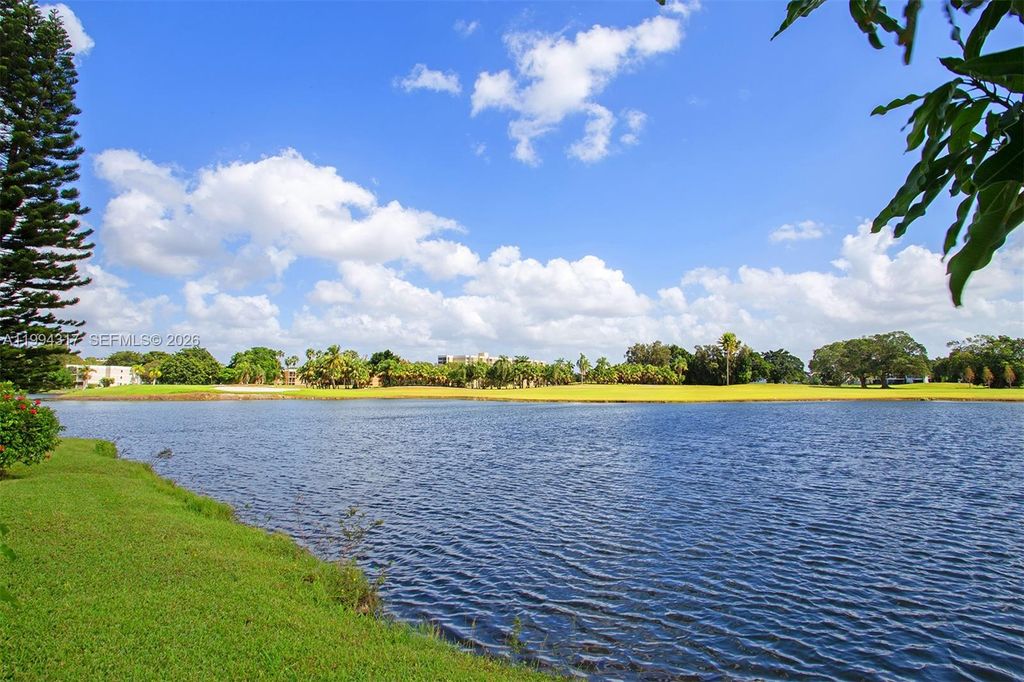 Photo of 524 Village Lake Dr #524, Weston, FL 33326 (MLS # A11994317)