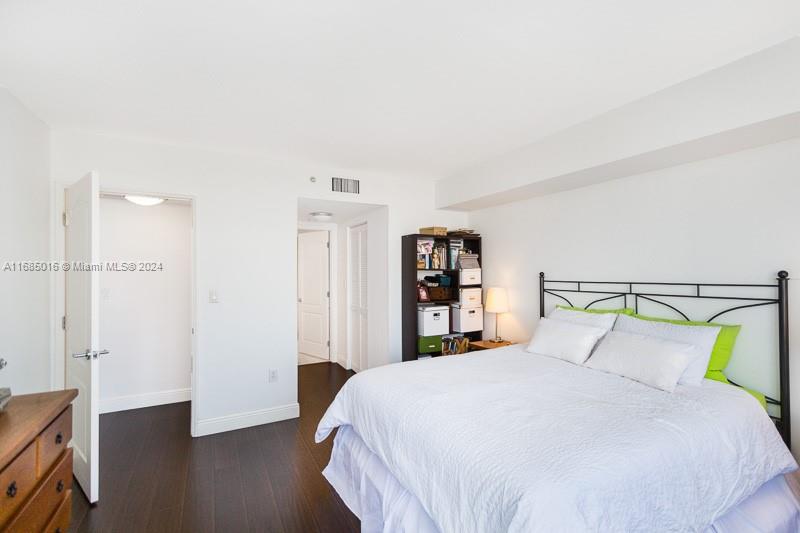 SUNSET HARBOUR SOUTH COND - Residential Lease