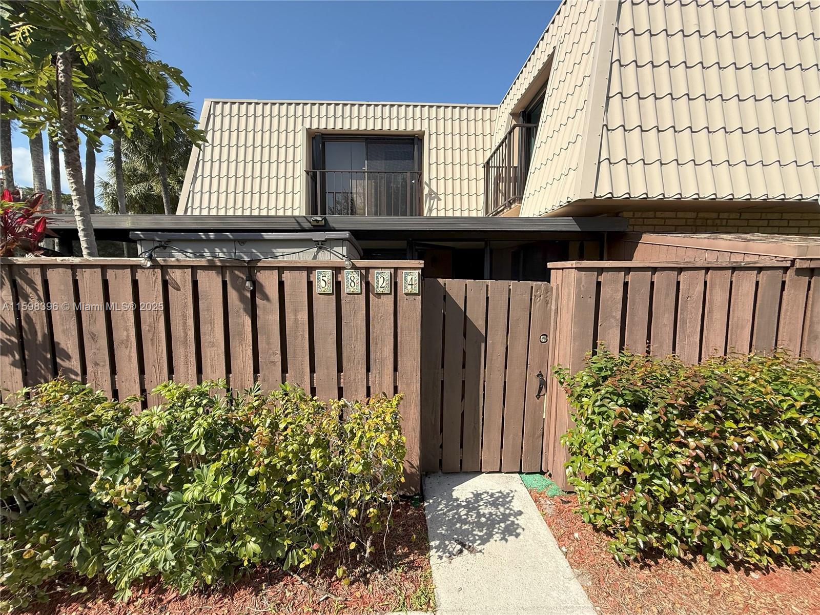 VILLAGE OF SANDALWOOD LAK - Residential