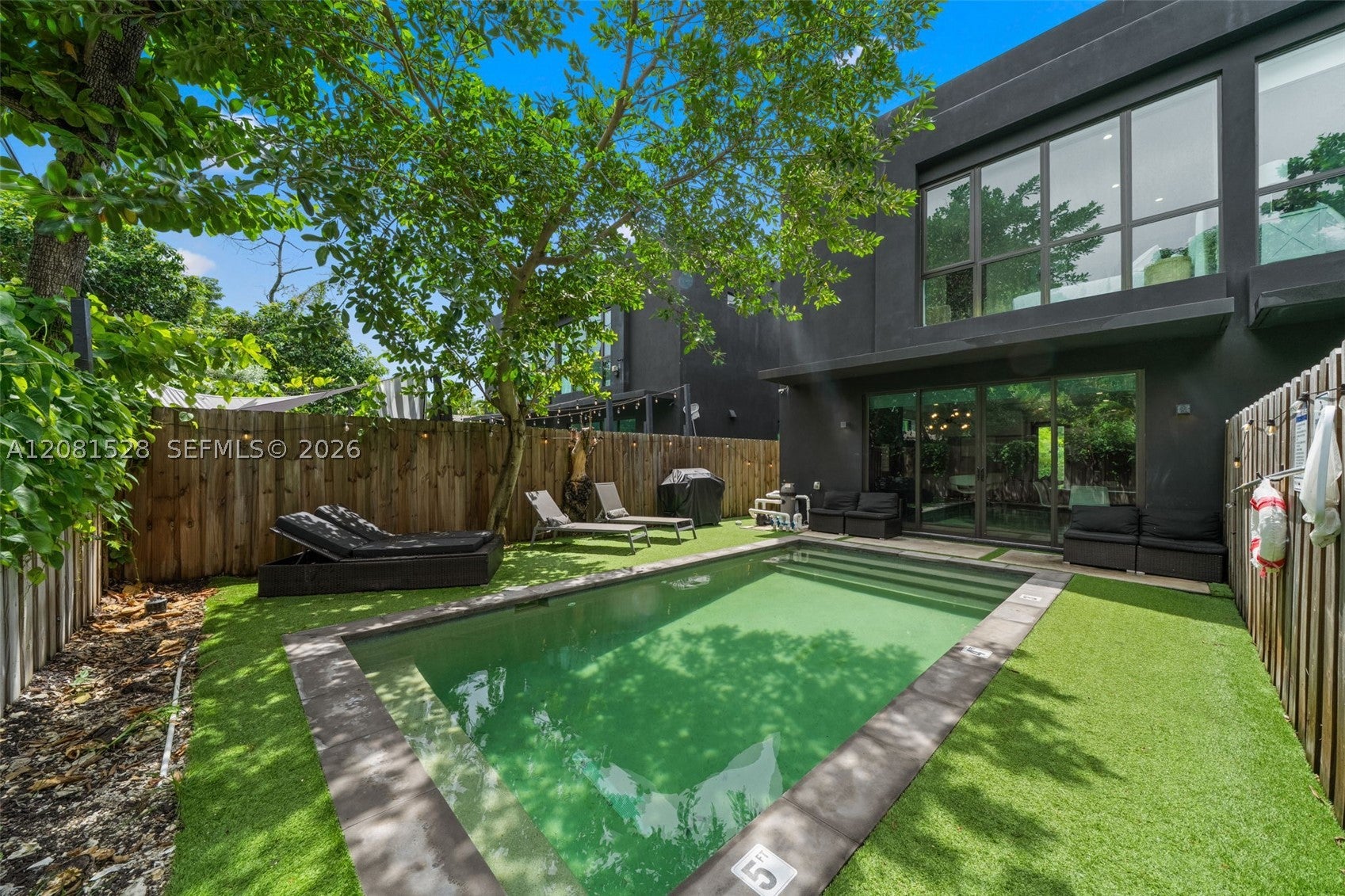 View photos, virtual tours, details... 257 NW 39th St 257