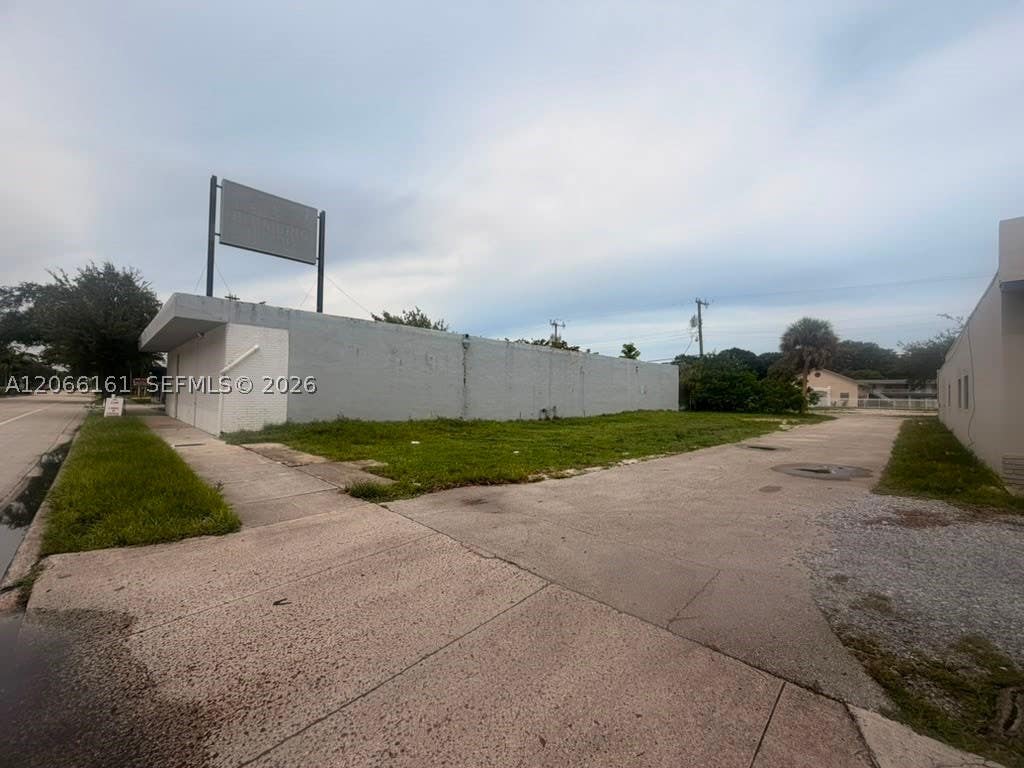 Photo of 1408 NE 4th Ave, Fort Lauderdale, FL 33304 (MLS # A12066161)