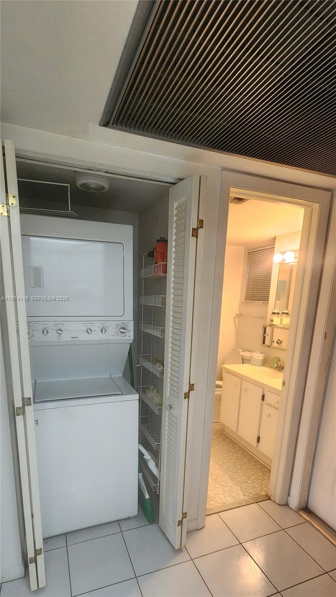 COLONY POINT 3 CONDO - Residential